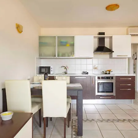 In Island Of Krk - Insel Krk 45245 Apartment